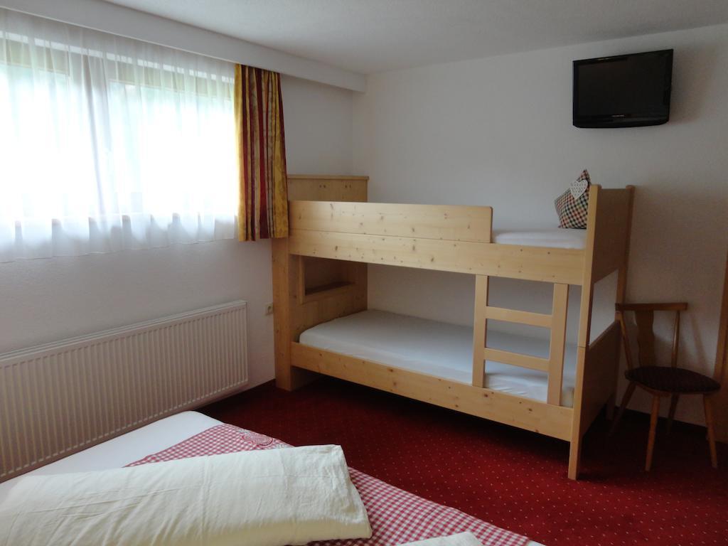 Wiesenhof Fuegen Room photo