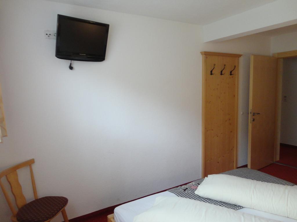 Wiesenhof Fuegen Room photo